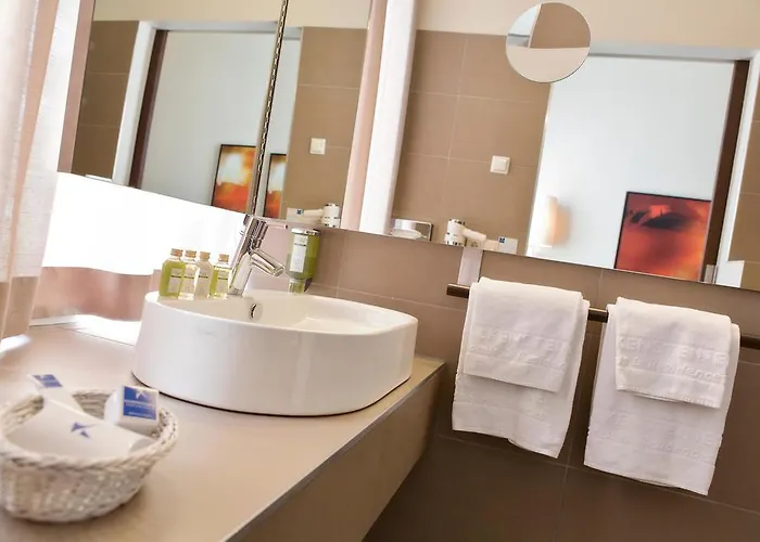 Max Brown 7th District, Part Of Sircle Collection 4* فيينا