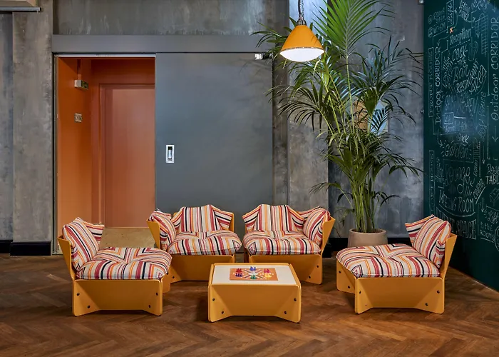 Hotel Max Brown 7th District, Part Of Sircle Collection 4*