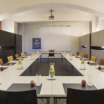 فندق Max Brown 7th District, Part Of Sircle Collection 4*